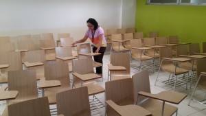 Merapikan Kursi