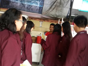 Melakukan Sosialisai kepada Penjual Ayam Bakar