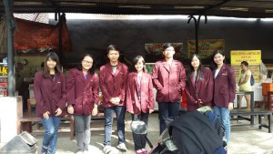 Kami berfoto sebelum melakukan sosialisasi kebersihan